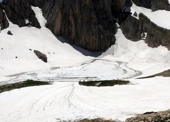 Keşfedilen Munzur’daki buzul görüntülendi