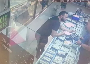 Turiste 5 gram yerine 50 gram altın verdi