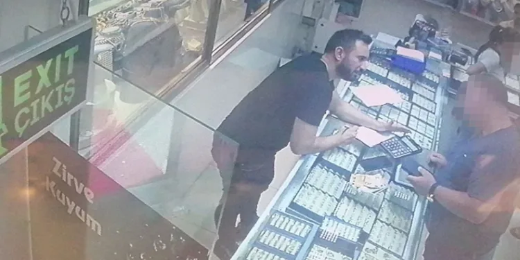 Turiste 5 gram yerine 50 gram altın verdi