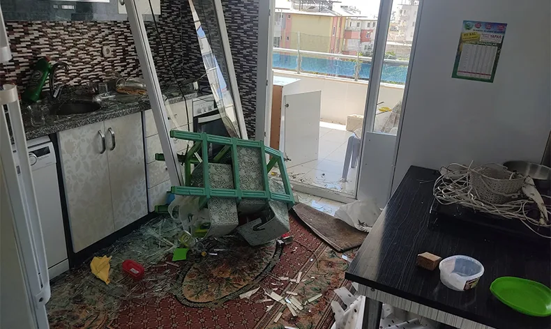 Hortum evleri savaş alanına çevirdi