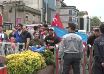 Balkon konuşması için hazırlık yapılıyor