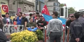 Balkon konuşması için hazırlık yapılıyor