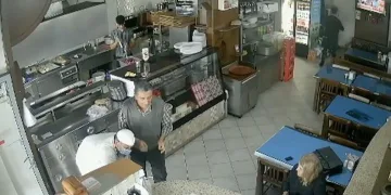 Dilencinin yaptığı rol, tiyatroculara taş çıkarttı