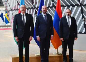 Brüksel’de üçlü zirve