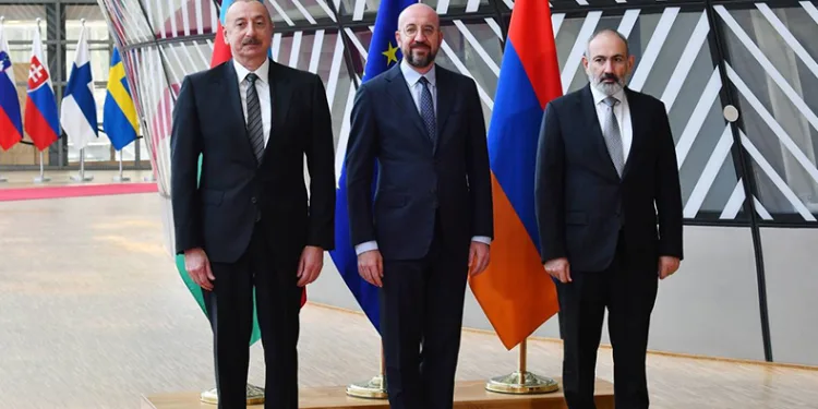 Brüksel’de üçlü zirve