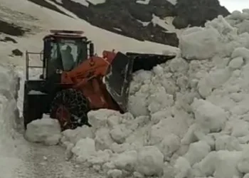 Mayıs ayında 5 metreyi bulan kar