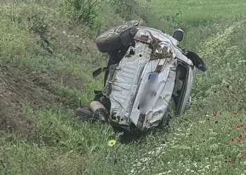Otomobil su kanalına düştü: 1 ölü, 4 yaralı
