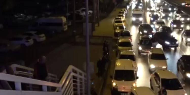 Sayılan oylar YSK’ya teslim edildi, kuyruklar oluştu