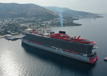 Richard Branson’ın yolcu gemisi Bodrum’da