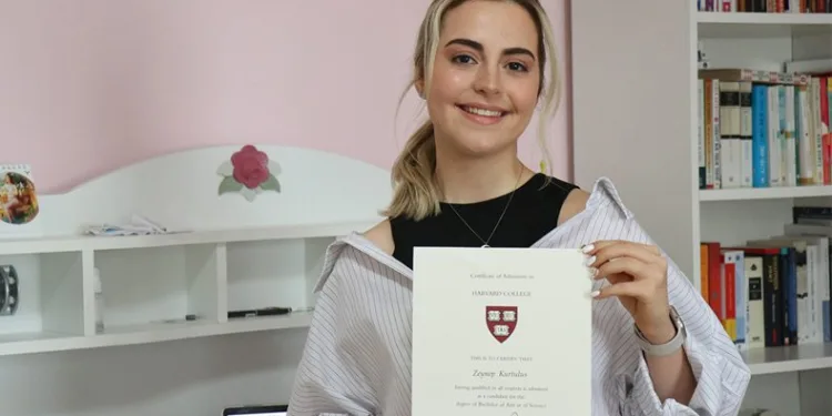 Harvard Üniversitesi’ne tam burslu kabul edildi