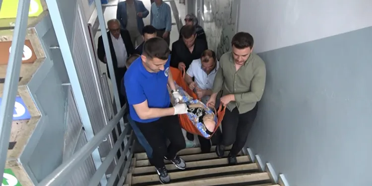 Vatandaşlık görevi engel tanımadı