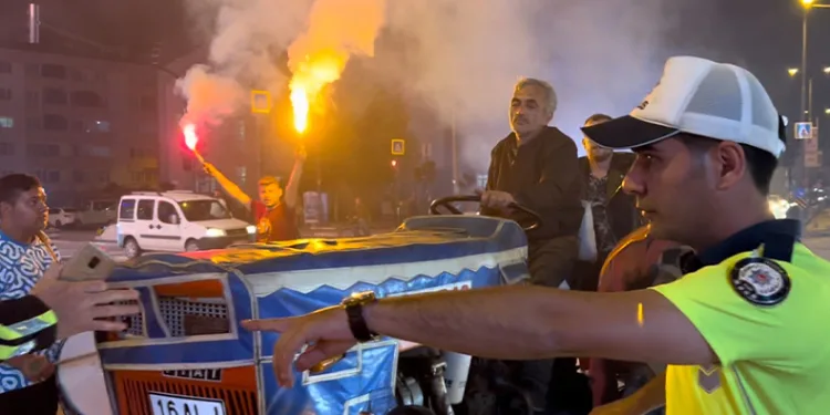 Polis traktör sürücüsüne 19 bin 835 lira ceza kesti