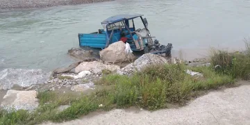 Kaza yaptı, aracını terk edip kayıplara karıştı
