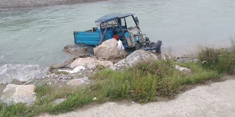 Kaza yaptı, aracını terk edip kayıplara karıştı