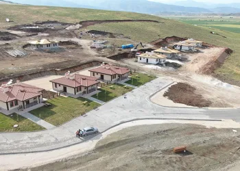 Nurdağı’nda köy evleri hızla tamamlanıyor