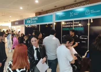 BUÜ Kariyer Fuarı binlerce öğrenciyi ağırladı