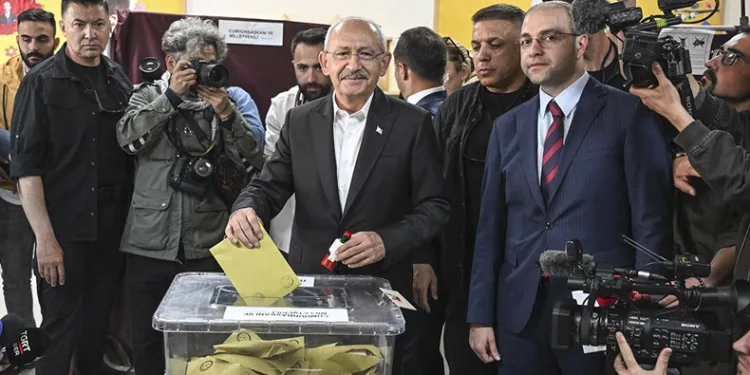 Kılıçdaroğlu’nun sandığından kendisi çıktı