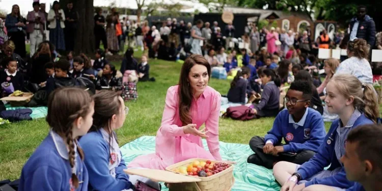 Prenses Kate Middleton imza isteğini geri çevirdi