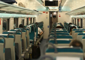 Milli elektrikli tren seti raylarda