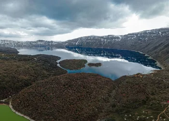 Nemrut Kalderası ilkbaharla görsel şölen sunuyor