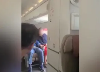 Acil çıkış kapısı bilet satışını durdurdu