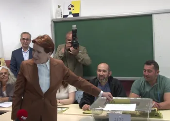 Akşener, oyunu Üsküdar’da kullandı