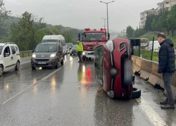 Kontrolden çıkan araç takla attı