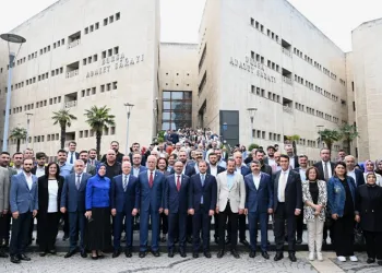 Bursa milletvekilleri mazbatalarını aldı