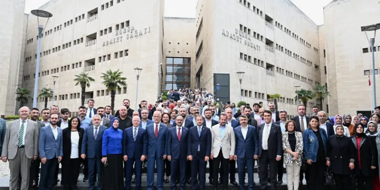 Bursa milletvekilleri mazbatalarını aldı