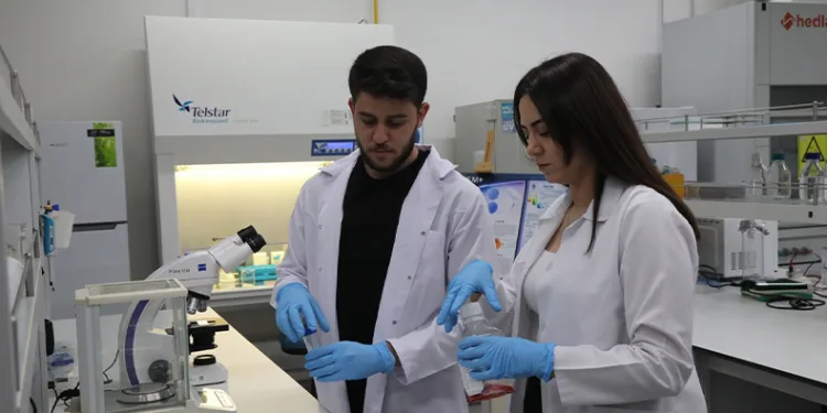 Öğrenciler diyabetik retinopati hastalığına çare oluyor