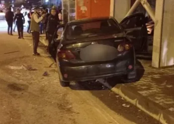 İki otomobil çarpıştı: 7 yaralı