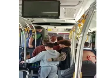 Otobüste düğme tartışması
