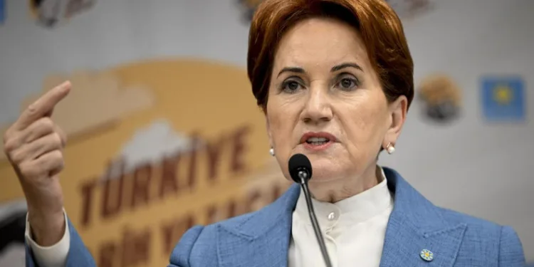 Akşener, Erdoğan’ı tebrik etti