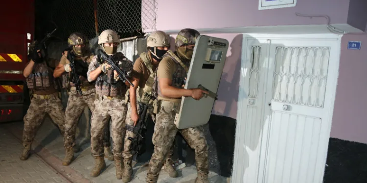 El Kaide ve DEAŞ’a operasyon