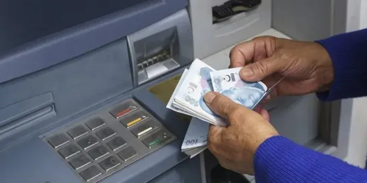 Kredi kartıyla nakit çekimine karar