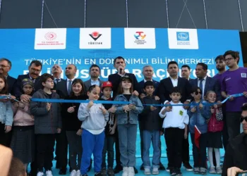 “Gençlerimize aylık 10 GB ücretsiz internet vereceğiz”