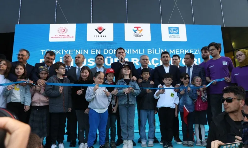 “Gençlerimize aylık 10 GB ücretsiz internet vereceğiz”