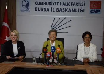 “Haklarımız korumak için haydi kadınlar, sandığa”