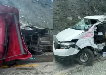 Kovan yüklü tır ile minibüs çarpıştı