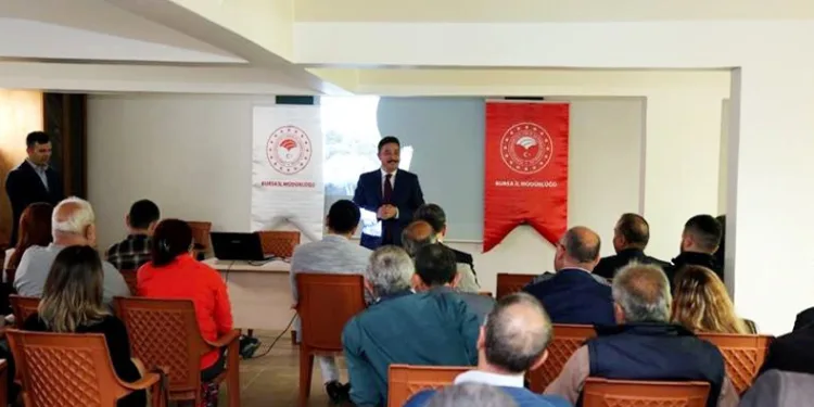 Çiftçilere zeytin üretimi eğitimi