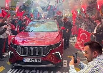 Bakan Varank, Togg’la İnegöl’e geldi
