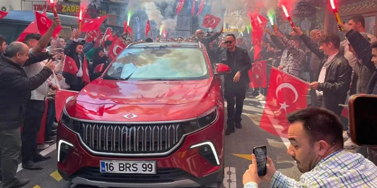 Bakan Varank, Togg’la İnegöl’e geldi