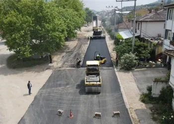 İznik’te yollar yenileniyor