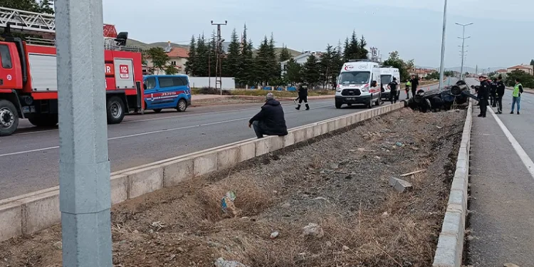 Takla atan otomobilde can verdi