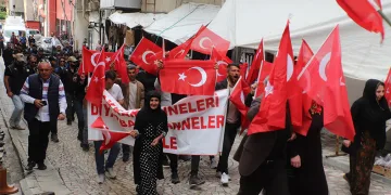 Annelerin evlat nöbeti