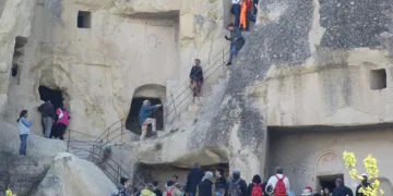 Turist sayısı geçen yılı ikiye katladı