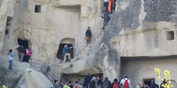 Turist sayısı geçen yılı ikiye katladı