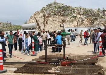 Öğrenciler Gabar Dağı’nda petrol çıkartma yaptı