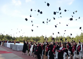 Belgelerini alan yeni neferler sağlık ordusuna katıldı