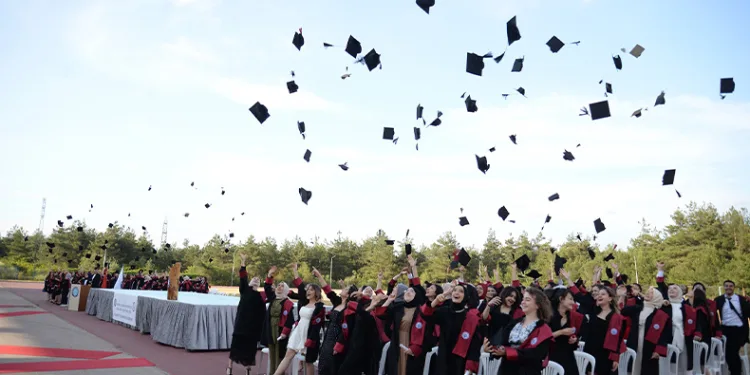 Belgelerini alan yeni neferler sağlık ordusuna katıldı